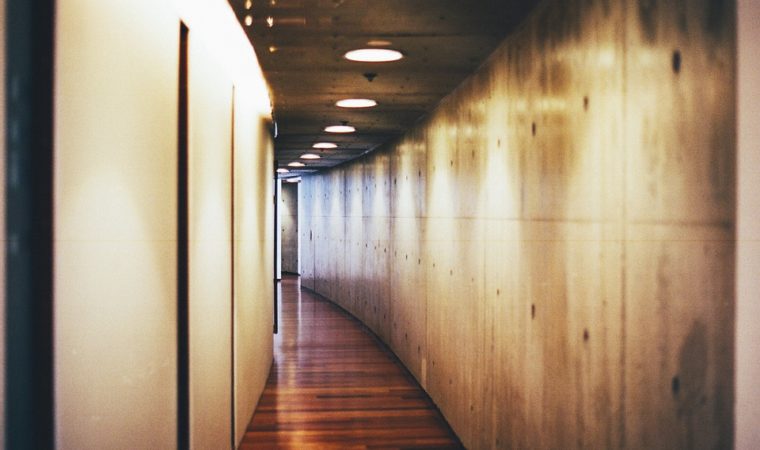 Comment gérer l’entretien des aires communes en copropriété ?