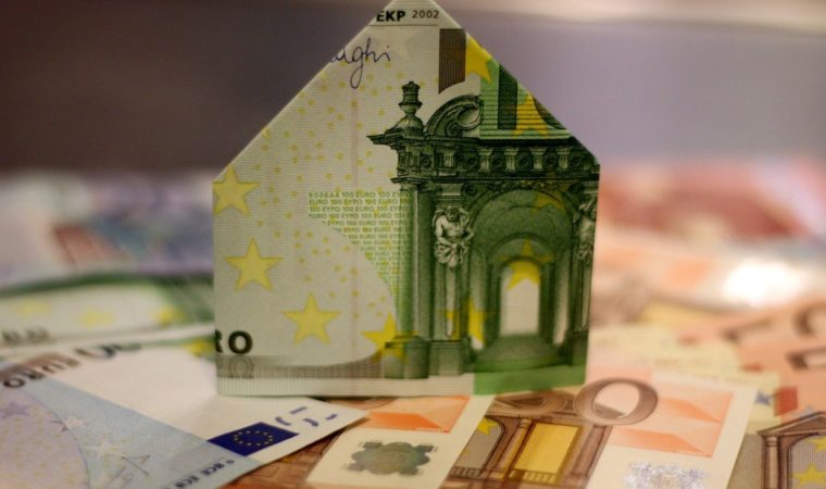 Recourir à un courtier en crédit immobilier pour votre rachat de crédit : les bonnes raisons