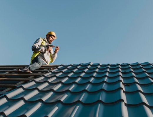 10 signes indiquant que votre toiture a besoin d&rsquo;être refaite