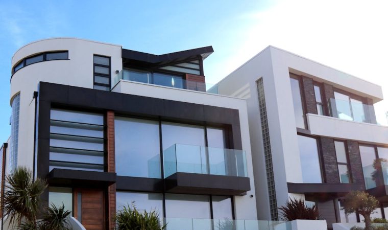 Les avantages et les inconvénients de l&rsquo;achat d&rsquo;une maison neuve vs ancienne