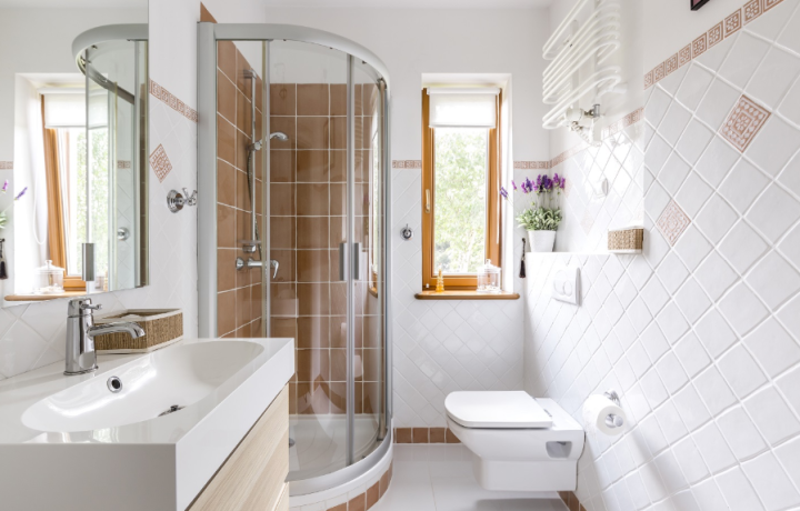 Rénovation salle de bain handicapée : quelles solutions privilégier ?
