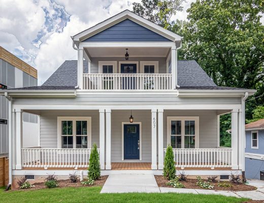 Bois, alu, PVC : quelle porte d&rsquo;entrée pour sublimer votre foyer ?