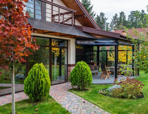 Véranda sur mesure : Agrandissez votre espace de vie avec style