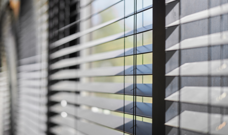 5 atouts incontournables des stores intérieurs et extérieurs