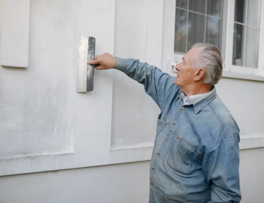 Peinture durable et résistante : conseils pour protéger votre façade des intempéries