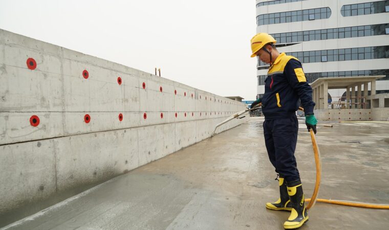 Étanchéité de toit et terrasse : comment mettre fin aux infiltrations ?