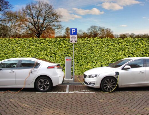 Puissance kW d&rsquo;une borne de recharge : monophasé vs triphasé