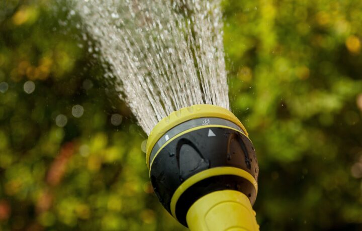 Installer un arrosage automatique dans un jardin de grande taille