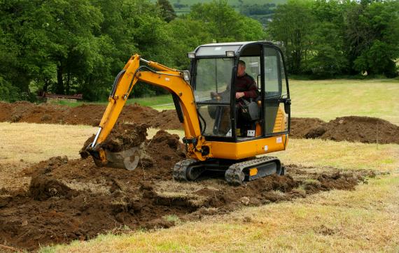 Terrassement extérieur : comment anticiper l’évacuation des terres ?